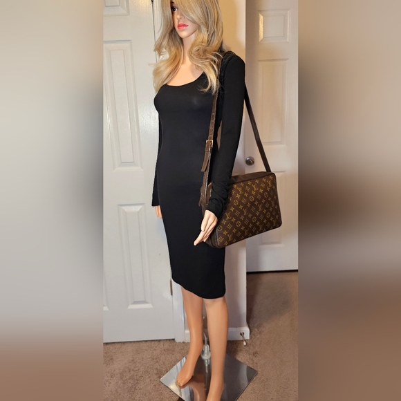 Authentic LOUIS VUITTON Monogram Sac Bandouliere 35 Shoulder Bag - Picture 4 of 11